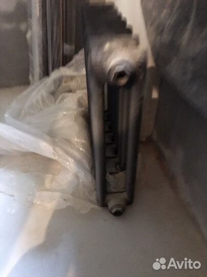 Батарея чугунная черная новая