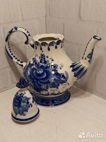 Чайник. Гжель. Ручная роспись. 1 л