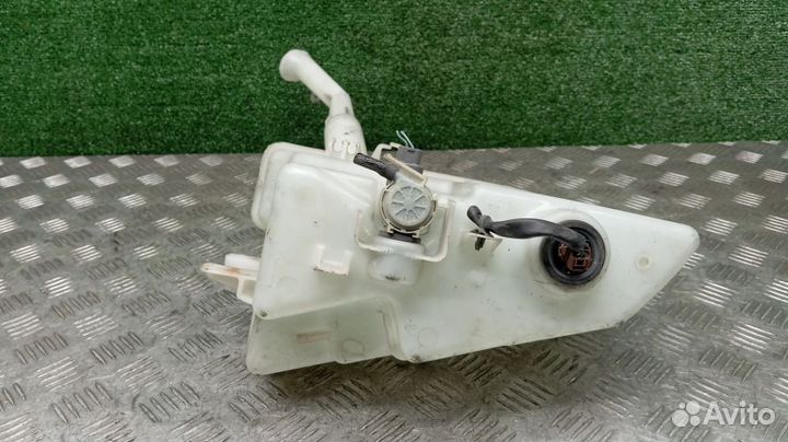 Бачок омывателя Infiniti G35s