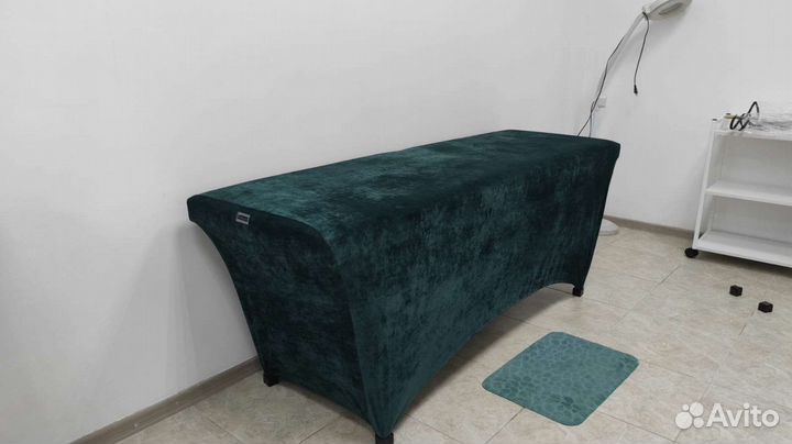 Кушетка и лампа