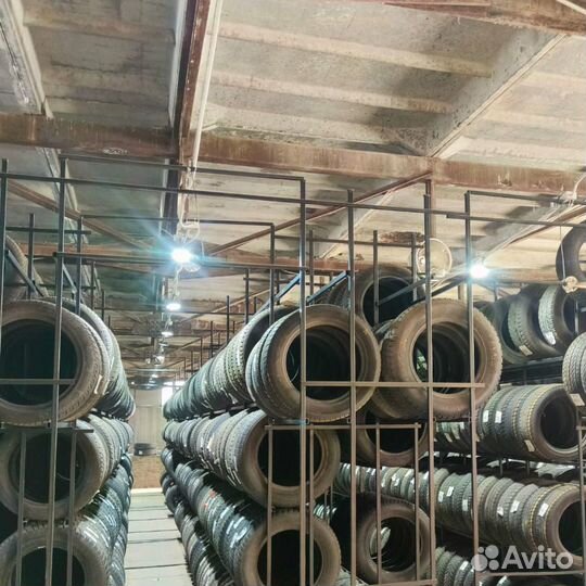 Bridgestone Ice Cruiser 7000 215/70 R16 100T