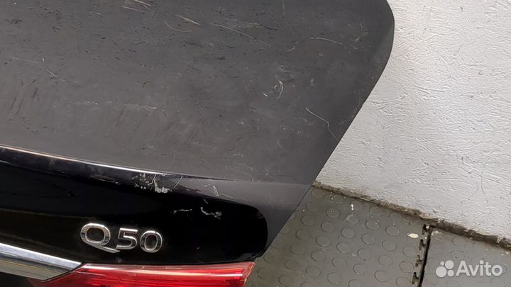 Фонарь крышки багажника Infiniti Q50, 2015
