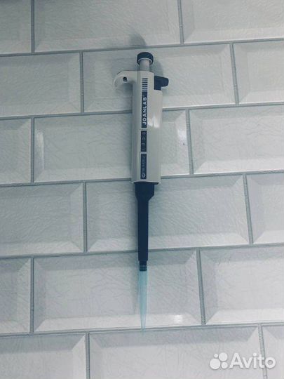 Автоматическая пипетка 100-1000 мкл