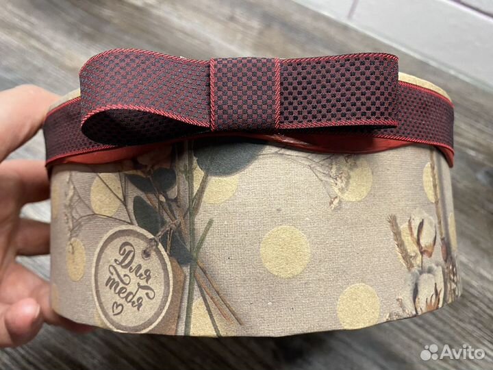 Коробка круглая подарочная крафтовая