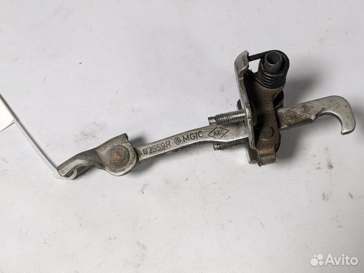 Ограничитель двери передний правый Renault Logan 2