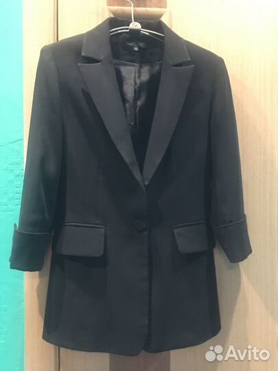 Продажа пиджаков, платья