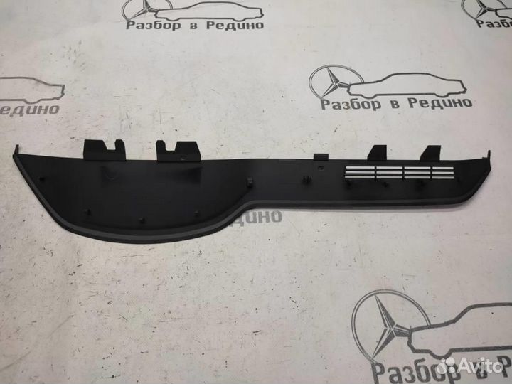 Накладка щитка приборов w204 C-class 274.910 02