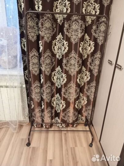 Вешалка для одежды напольная