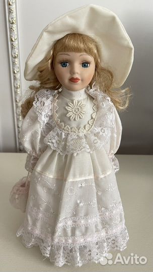 Кукла фарфоровая 32 см