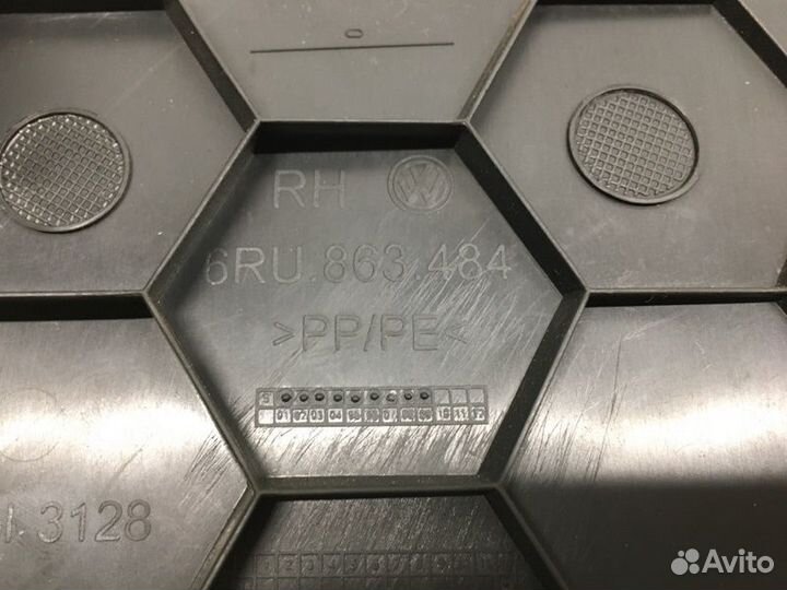 Обшивка стойки правая Volkswagen Polo седан 1.6