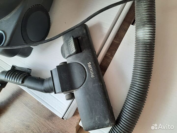 Пылесос Philips triathlon 2000