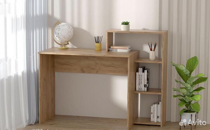 Стол с полкой