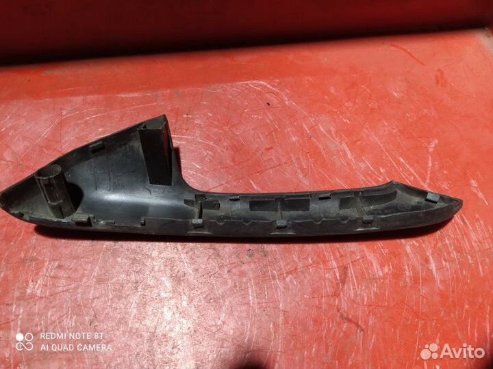 Накладка внутренней ручки двери задняя левая