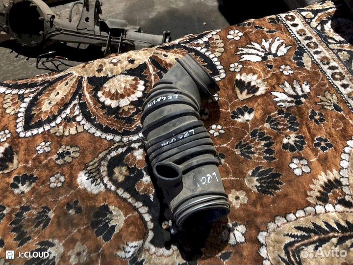 Патрубок воздушн.фильтра на mitsubishi legnum EC1W