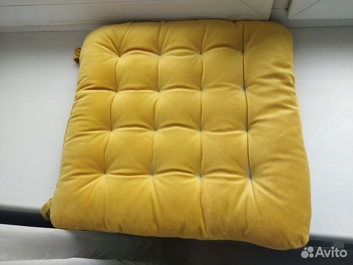 Стильная подушка на стул