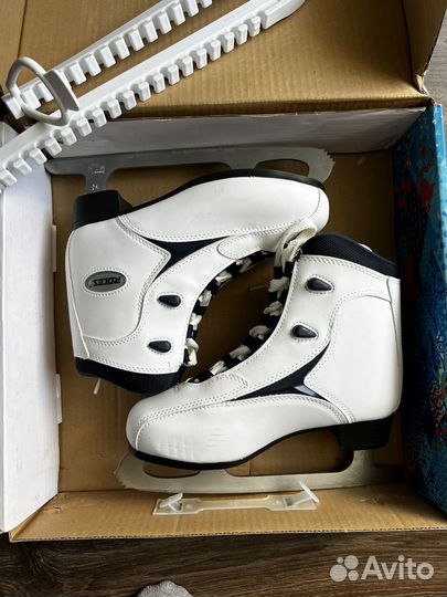 Фигурные коньки Roces