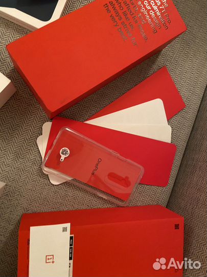 Коробка от oneplus 7 T pro