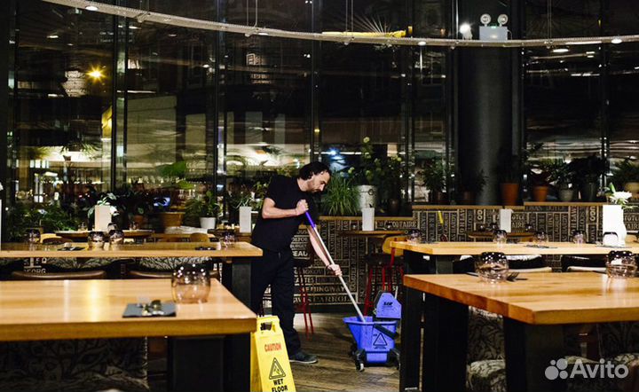 Ночной уборщик (сотрудник ресторана)