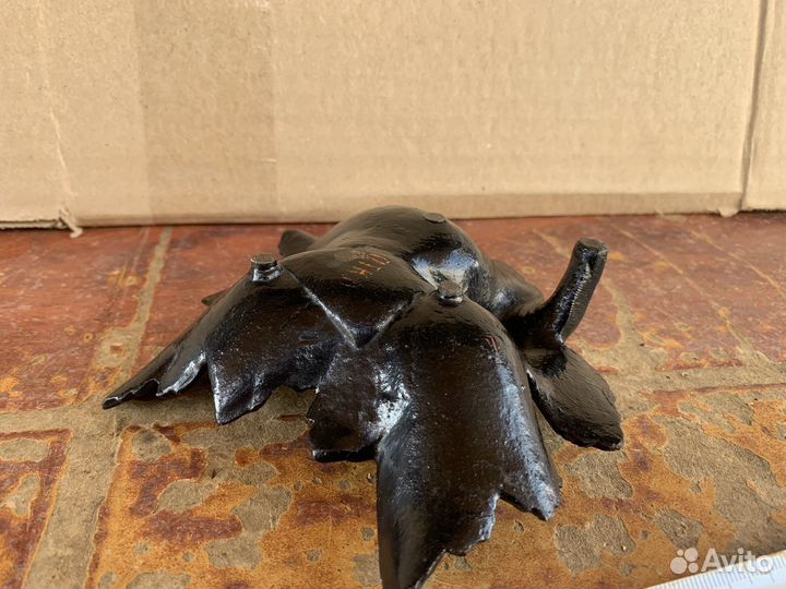 Пепельница каслинское литье кленовый лист