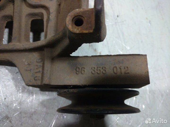 Кронштейн компрессора кондиционера Daewoo Nexia