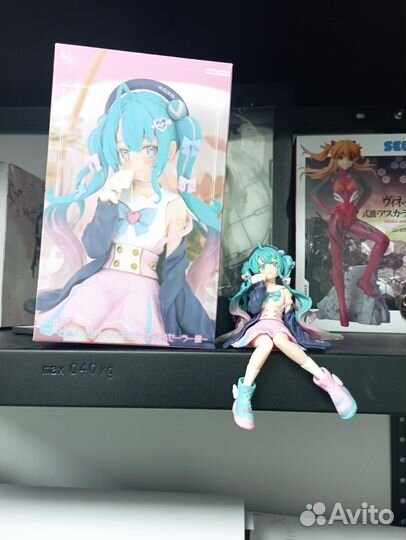 Аниме фигурка Мику