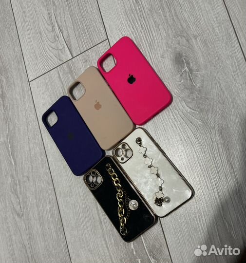 Чехлы на телефон iPhone 13