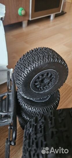 Радиоуправляемая модель 1 10