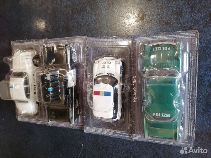 Полицейские машины мира1/43