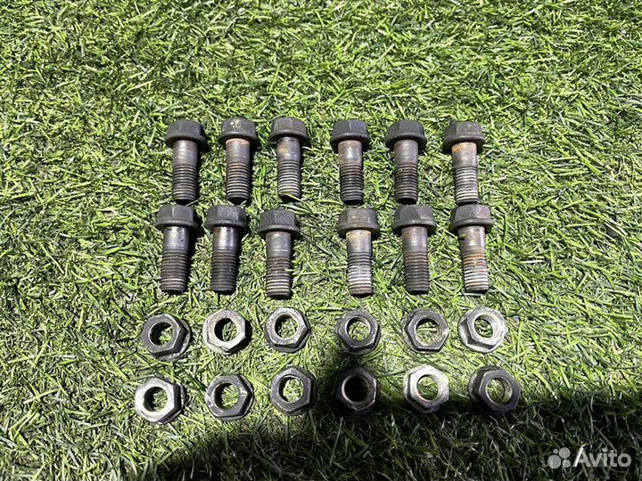 Болт привода передний Toyota Lite Ace Noah CR50