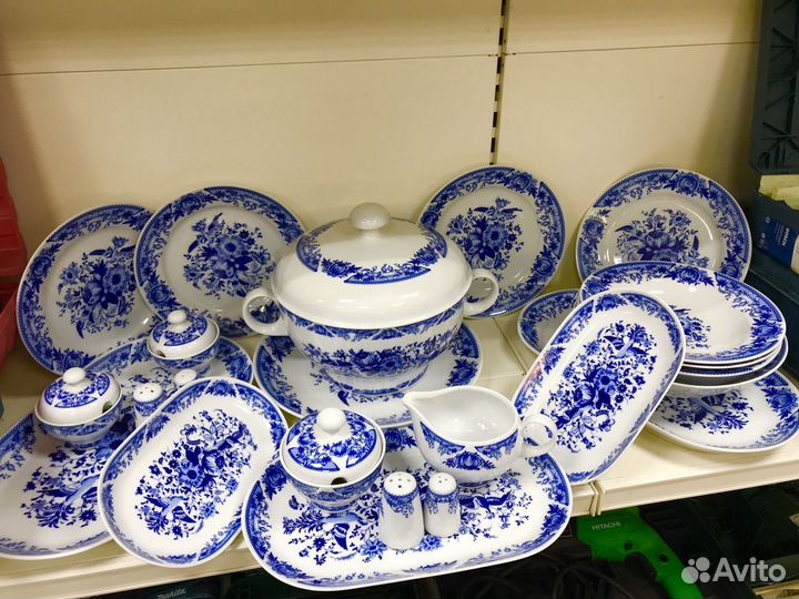 Прекрасный столовый сервиз гдр- кобальт