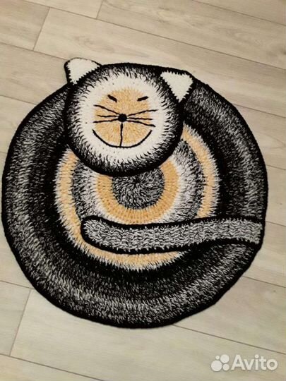 Коврик ручной работы 