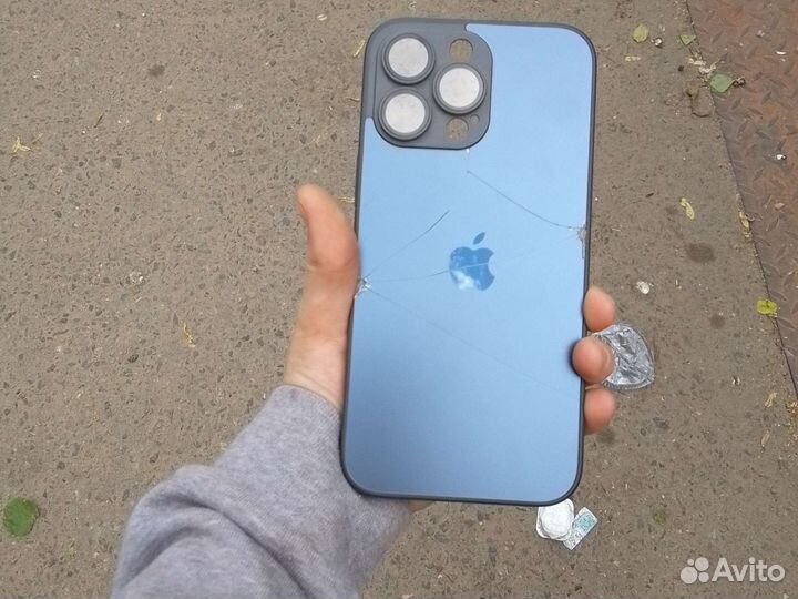 Чехол на iPhone