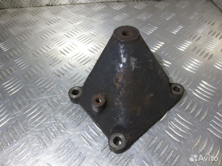 Кронштейн тнвд Scania 1351473