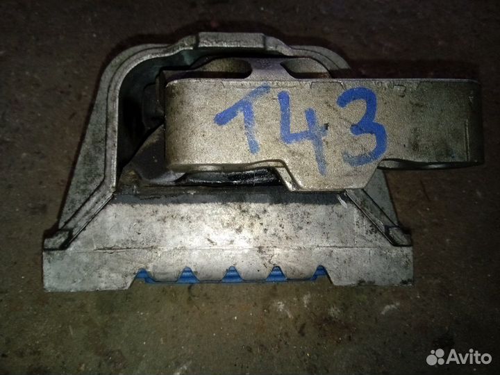 Опоры двигателя Пассат б6