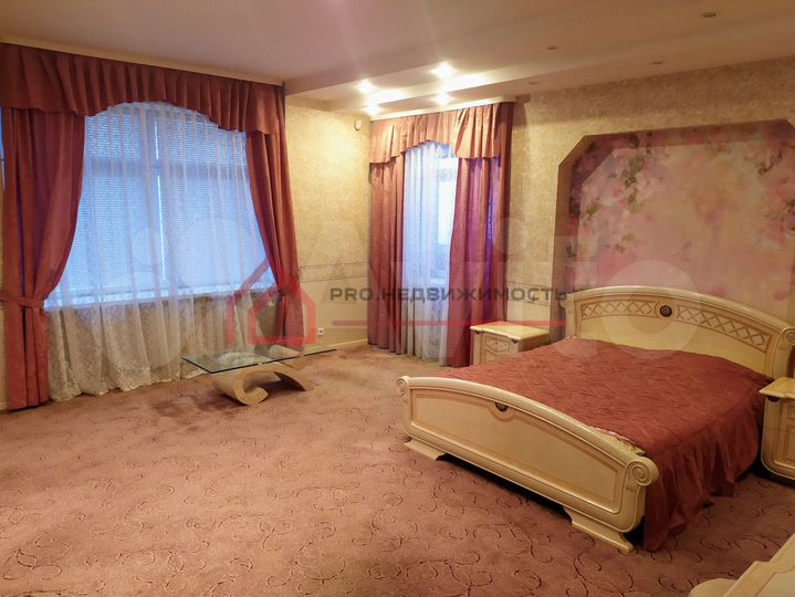 4-к. квартира, 180 м², 5/6 эт.