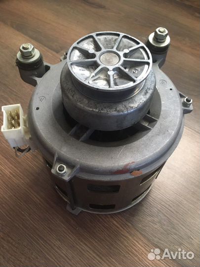 Двигататель стиральной машины Вятка-Мария 722Р