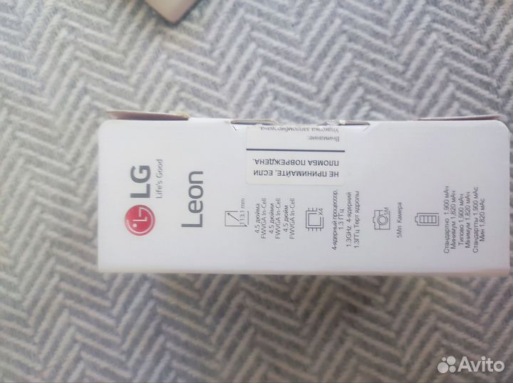 Телефон LG