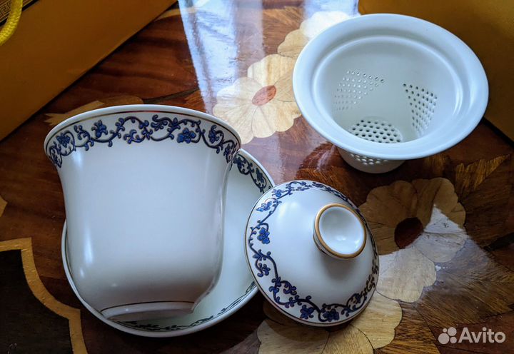 Чашка с блюдцем и крышкой из китайского фарфора