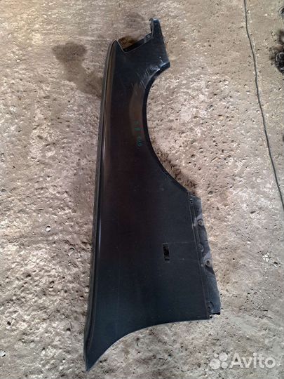 Крыло переднее правое на Mercedes W140