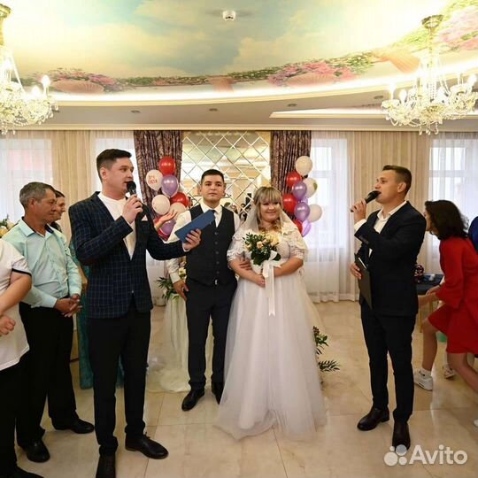 Ведущий Азат Гильмуллин