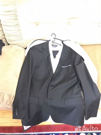 Мужской классический костюм черный, размер 50
