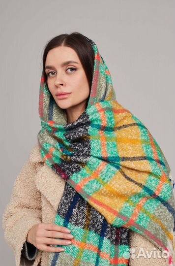 Женский теплый палантин