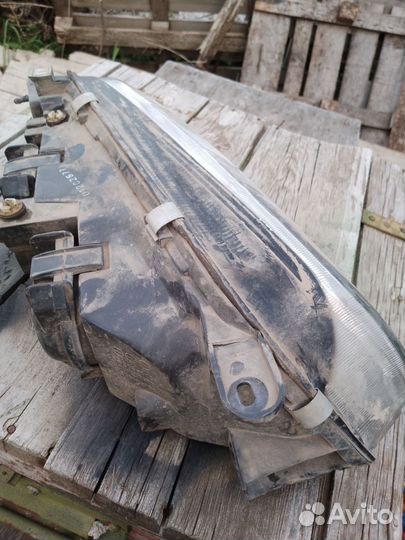 Фара передняя левая Mazda Capella gf8p