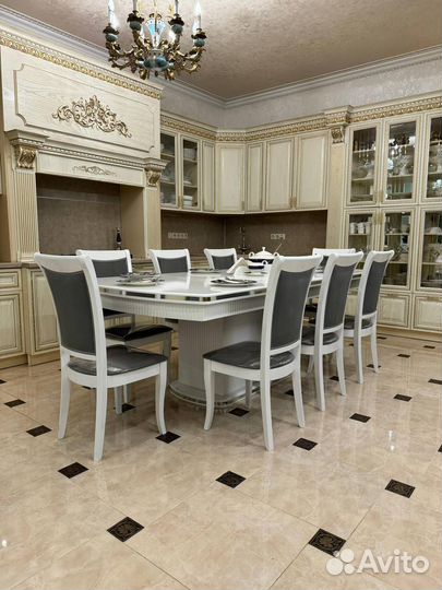 Кухонный стол