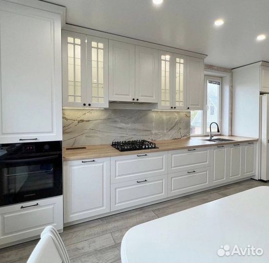 Кухня угловая белая