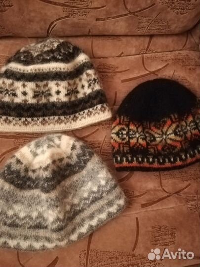 Шапочки, чистая шерсть, в идеальном состоянии