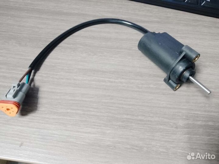 Датчик положения рейки газ-560 штайер. 560. Датчик рейки газ 560. Датчик положения рейки. Датчик положения рейки газ-560 штайер бесконтактный.