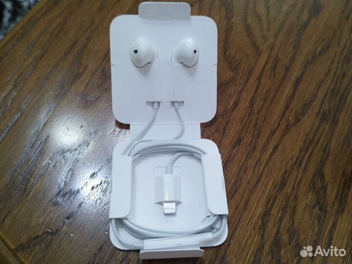 Наушники earpods