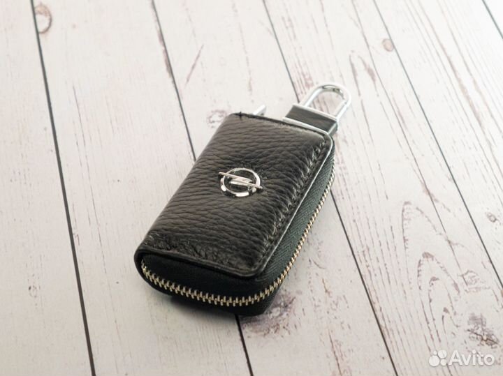 Кожаная ключница Opel