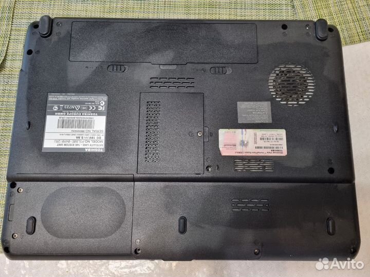 Ноутбук в разборку на запчасти toshiba